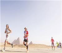 مسار الجرى الأكثر روعة بالعالم.. «ناشيونال جيوجرافيك» تتغنى بماراثون الأهرامات