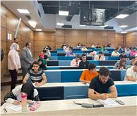 رئيس جامعة بنها الأهلية يتفقد سير الامتحانات بالكليات