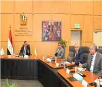 وزير الإسكان يعقد اجتماع لمتابعة المشروعات السكنية بالمدن الجديدة