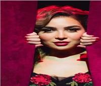 مى عز الدين تتألق في جلسة تصوير جديدة وتعلن عودتها للتفاعل مع جمهورها