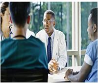 إقالة مستشاري لقاحات CDC تثير جدلاً واسعًا.. قرارات تفتقر للأدلة العلمية