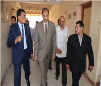 محافظ سوهاج يتفقد لجان امتحانات الثانوية العامة