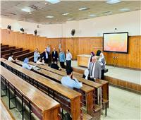 رئيس جامعة الدلتا التكنولوجية يتابع اختبارات الدراسات العليا ويشيد بسير العملية الإمتحانية