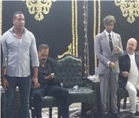 خالد سرحان وشادي شامل يرافقان تامر عبد المنعم في استقبال عزاء والده | صور