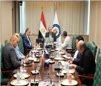  وزير البترول يتابع إجراءات العثور علي المفقودين بحادث البارج البحري 