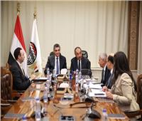 وزير قطاع الأعمال يبحث مع رئيس هيئة الشراء الموحد التعاون في قطاع الأدوية