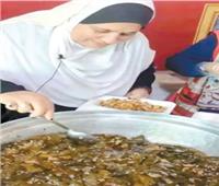 وجوه الخير |أم «الغلابة» «عزيزة» لا تترك جائعًا فى إمبابة