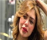 وصول البلوجر هدير عبد الرازق للمحكمة الاقتصادية للمعارضة على حكم حبسها    