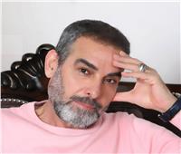 أحمد عبد العزيز يثير الجدل بعد رفضه السلام على معجب | شاهد