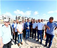 وزير الإسكان يتفقد مشروع بحيرات "نيو مارينا" و"البوغاز" والفيلات والشاليهات بمارينا 8