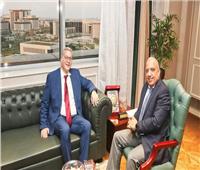 وزيرا الكهرباء والبترول يؤكدان على العمل المشترك لتوطين الصناعة