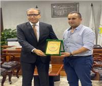عفيفي يشيد بتطوير القرى السياحية بمارينا