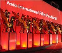 نجوم العالم يتألقون في افتتاح مهرجان فينيسيا السينمائي 82