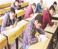 الطلاب حائرون بين الثانوية العامة والبكالوريا