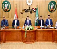 محافظ المنوفية يستعرض الموقف التنفيذي لملف تقنين أراضي أملاك الدولة 