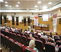 قنديل يمنح مهلة شهر لتصحيح الملاحظات الصحية في منشآت الوادي الجديد
