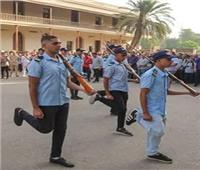 عرض عسكري لطلاب الشرطة المدرسية بطابور صباح المدرسة السعدية في الجيزة.. فيديو