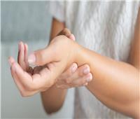 4 أعراض تشير إلى انسداد الشرايين في اليدين أو الذراعين
