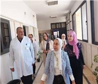 وكيل «صحة الإسماعيلية» تتابع انتظام العمل في عيادة الجلدية ومستشفى الحميات