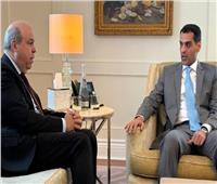 وزير الطيران المدني يبحث مع نظيره القطري تعزيز التعاون المشترك 
