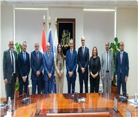 وزير الاتصالات يشهد توقيع تراخيص خدمات «إنترنت الأشياء» للسيارات