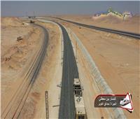 بعد تركيب القضبان.. لقطات جوية ترصد مستجدات تنفيذ القطار السريع