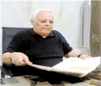 بطل المقاومة.. يجسدها فنًا |«جلال هاشم» يصنع تماثيل من شظايا الحروب