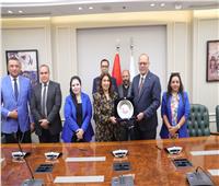 العمل توقع بروتوكول تعاون مع الجامعة المصرية الصينية لدعم التدريب