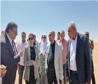 وزير الإسكان يستعرض تقريرًا بشأن التخلص الآمن من المخلفات البلدية