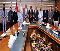 وزير الطيران المدني يشهد حفل تخرج طلبة المراقبة الجوية من اليمن