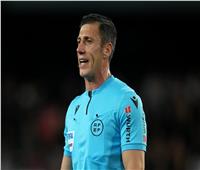 سوتو جرادو حكمًا للكلاسيكو بين ريال مدريد وبرشلونة
