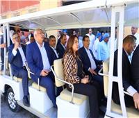 وزيرا الزراعة والتنمية المحلية يتفقدان مشروع الإنتاج الحيواني بالوادي الجديد
