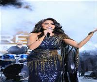 روبي تتألق في حفل غنائي بالأهرامات بلمسة عالمية | صور 