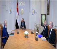 الرئيس السيسي يصدق على مبادرة «مصر معاكم» لرعاية القصر من أبناء شهداء