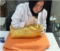 تابوت الملك الذهبي.. مصر تروي حكاية المجد في بطاقة دعوة المتحف الكبير