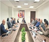 الإسكان تلتقي تحالف المقاولون العرب وشركة متخصصة في تحلية مياه البحر