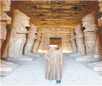 سفراء السياحة فى أبو سمبل يتحدثون 10 لغات