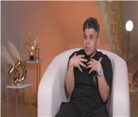«تعهدت أمام ربنا بتوصيله للمسجد يومياً».. رجل كفيف غير حياة عمر كمال 