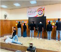 طلاب جامعة الدلتا التكنولوجية يناقشون تأثير السوشيال ميديا على العلاقات الأسرية
