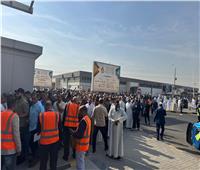 إقبال كثيف للمصريين بالكويت للتصويت في انتخابات مجلس النواب| فيديو