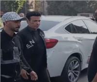 سعد الصغير وحمادة الليثي يتقدمان المشيعين في جنازة إسماعيل الليثي