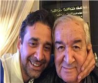 كريم عبدالعزيز يوجّه رسالة مؤثرة لوالده: «اتعلمنا منه الفن»