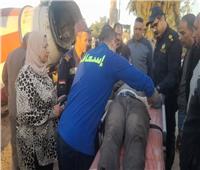  رفع آثار حادث انقلاب سيارة خلط خرسانة بالغربية