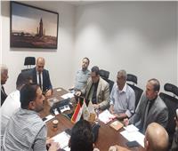 البيئة تجتمع بشركات جمع ونقل مخلفات المجازر بالقاهرة