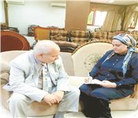 المعمل عالم الكيمياء د.الزينى موسى عبيد لـ«الأخبار»:أبحث عن حلول تحمى البشر.. ومتعتى الحقيقية بين طلابى