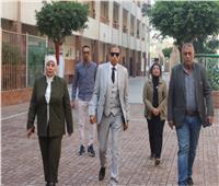 مدير"تعليم الجيزة" يحيل قيادات وموجهين للتحقيق لـ "مخالفات" في رصد الدرجات والغياب