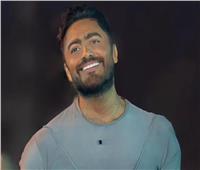 تامر حسني يرد على شائعات تعرضه لخطأ طبي