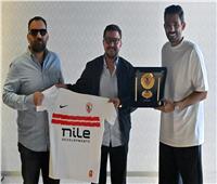 بعثة الزمالك تكرم القنصل المصري في جنوب أفريقيا 