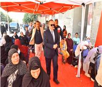 محافظ أسيوط يواصل جولاته على اللجان الانتخابية 