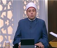 هل يجوز إعطاء الابن المحتاج من زكاة مال الأم؟.. أمين الفتوى يوضح